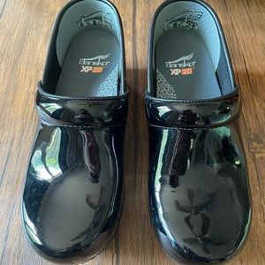 Dansko XP 2.0 Patent Leather Clogs